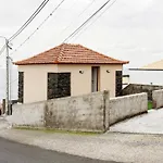 Tini's House Madeira アパート Gaula
